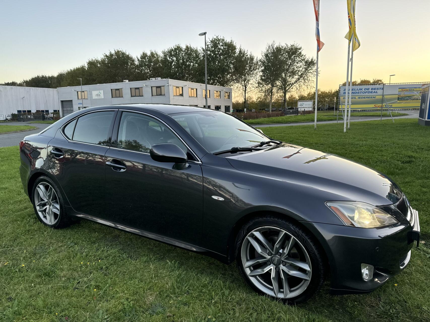 Foto van Lexus Is