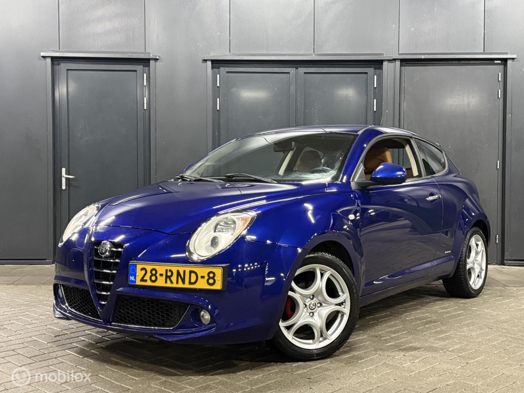 Alfa Romeo Alfa Mito 1.4 Centenario leder|cruise|nieuwe D-riem 2011 - voorkant
