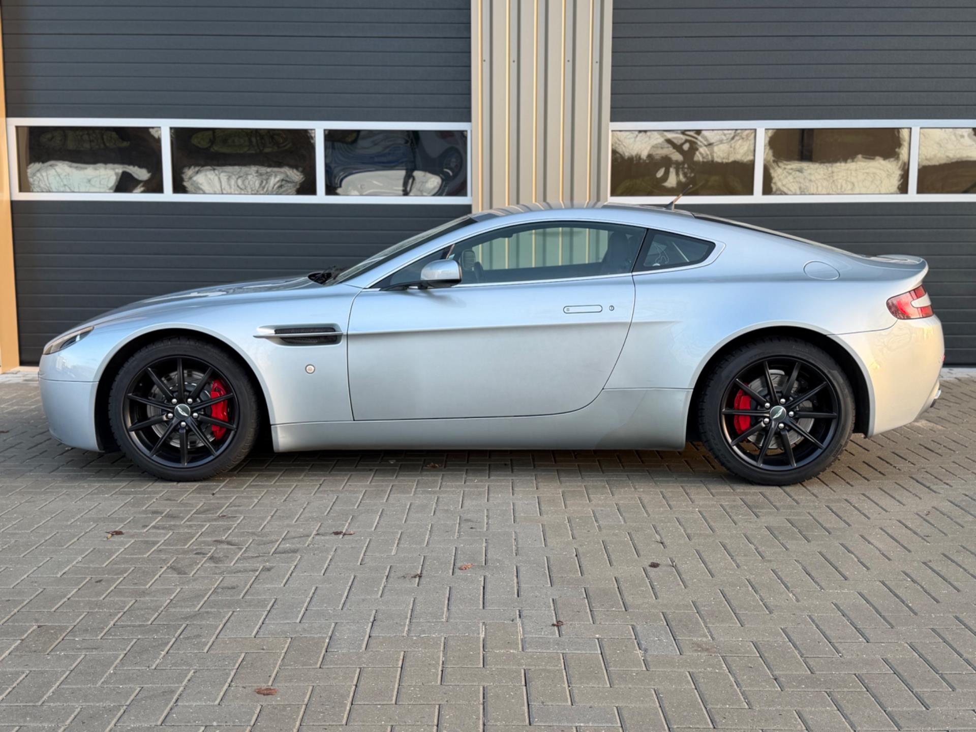 Foto van Aston Martin V8 Vantage