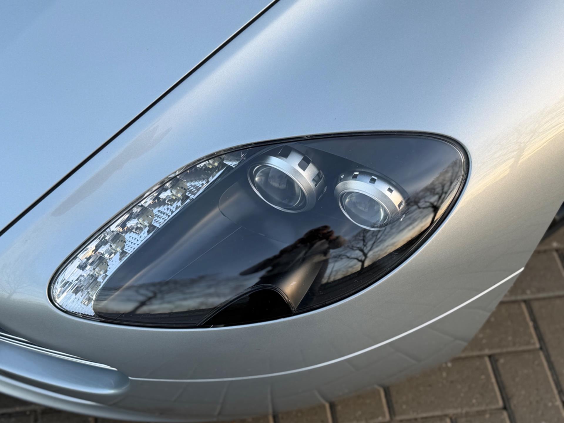 Foto van Aston Martin V8 Vantage