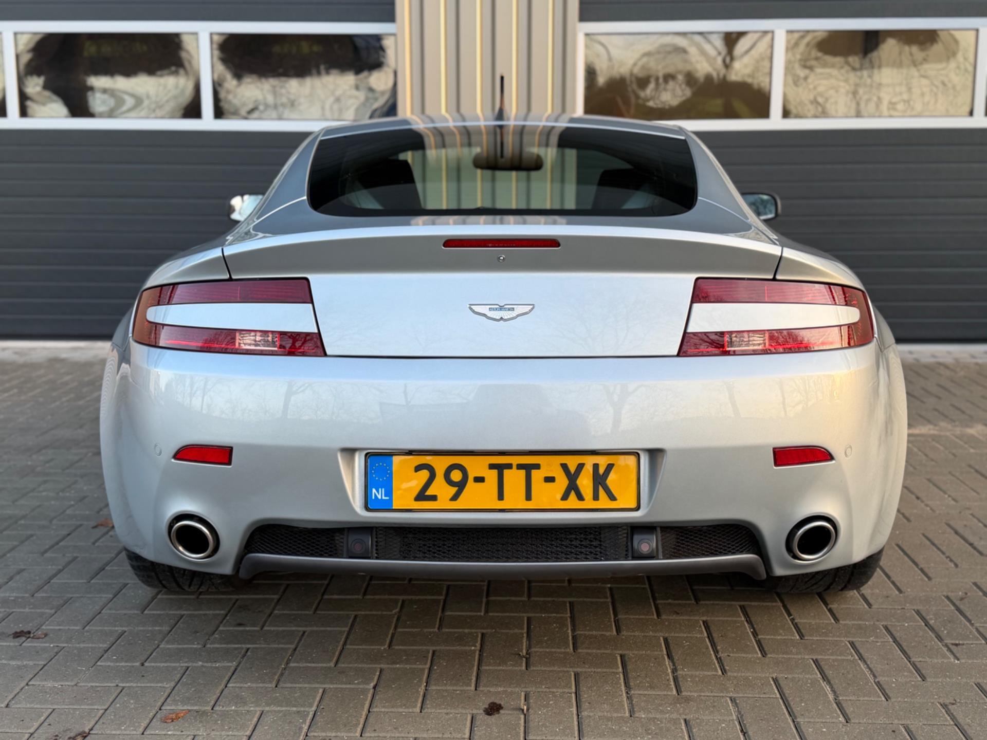 Foto van Aston Martin V8 Vantage