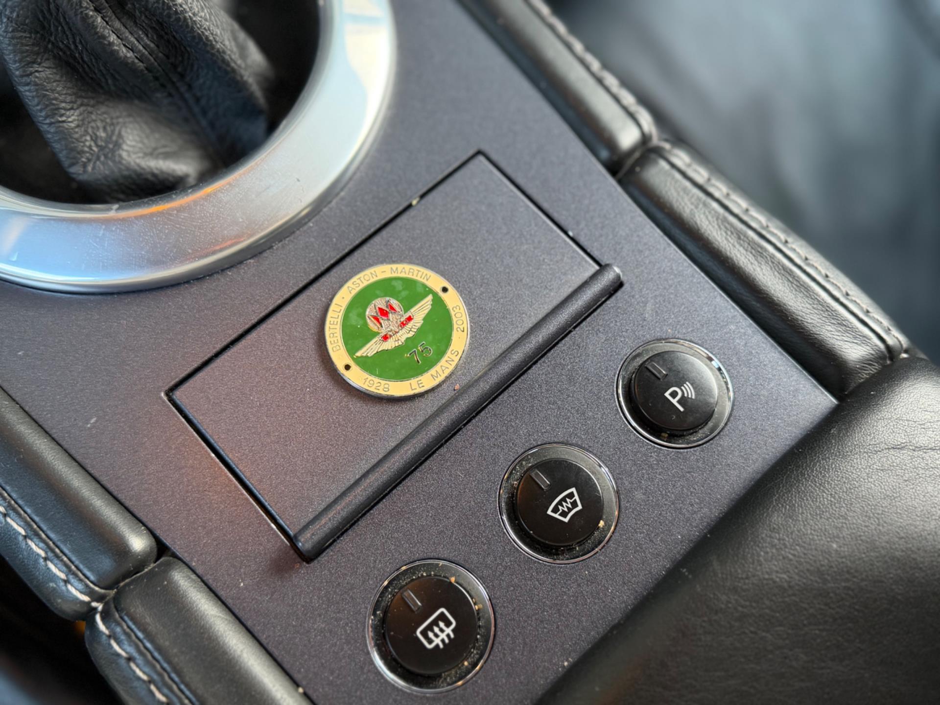 Foto van Aston Martin V8 Vantage