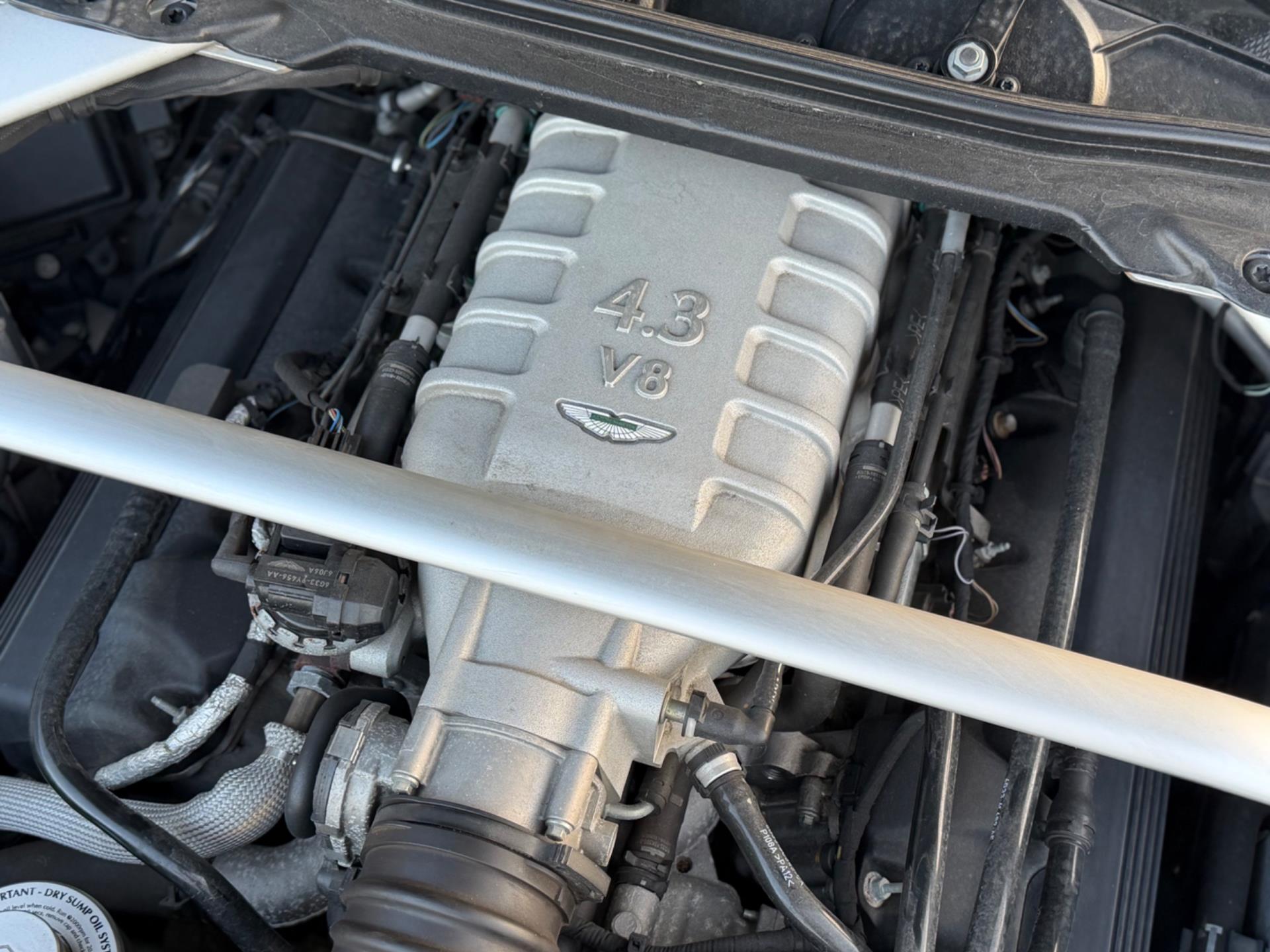 Foto van Aston Martin V8 Vantage