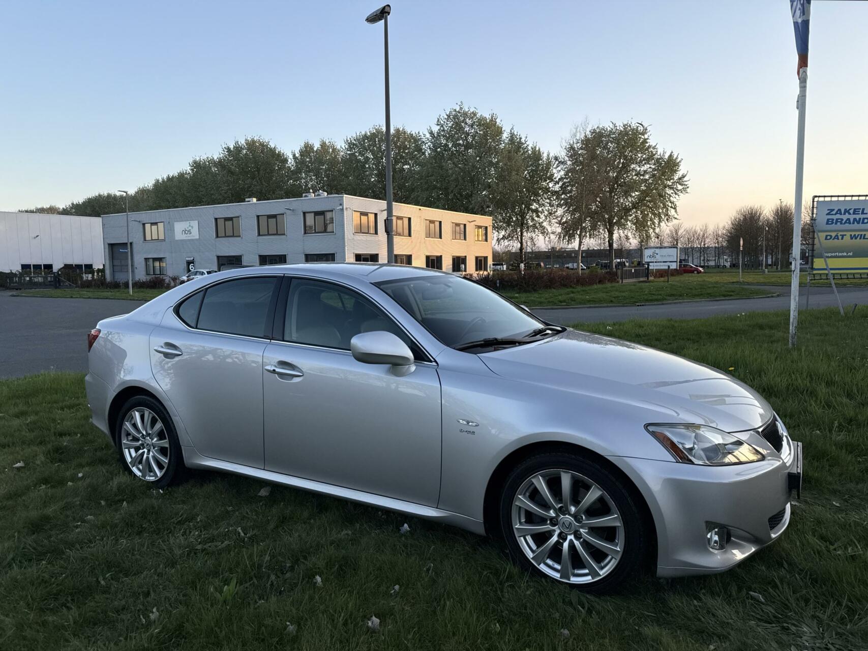 Foto van Lexus Is