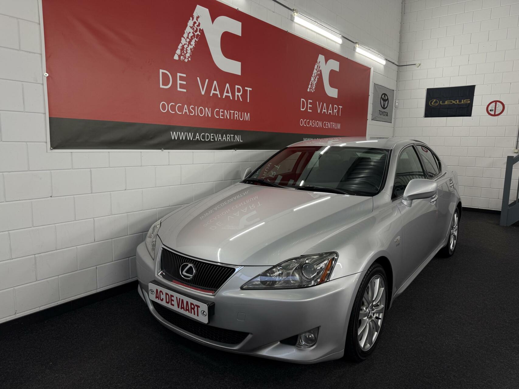 Foto van Lexus Is