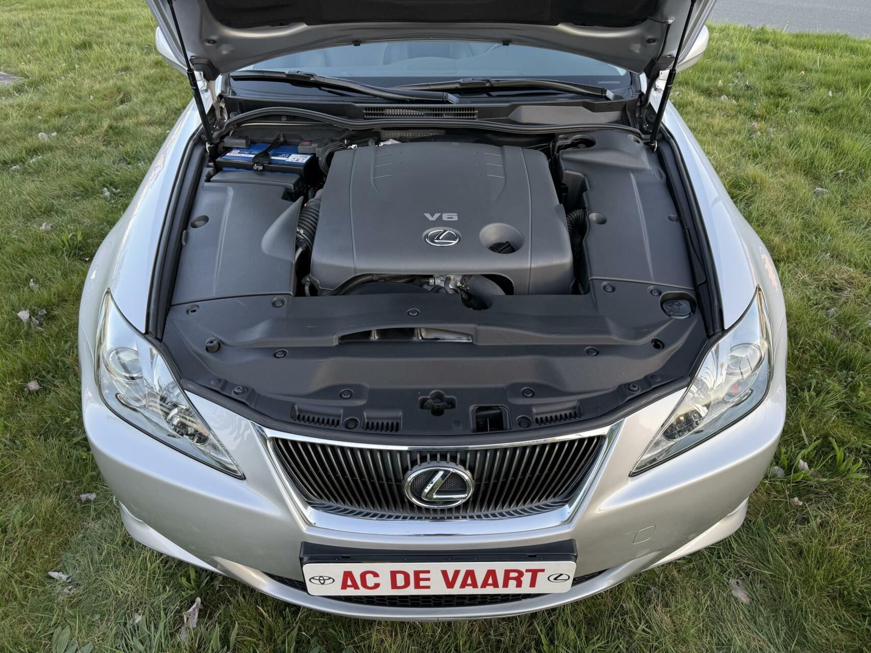 Foto van Lexus Is