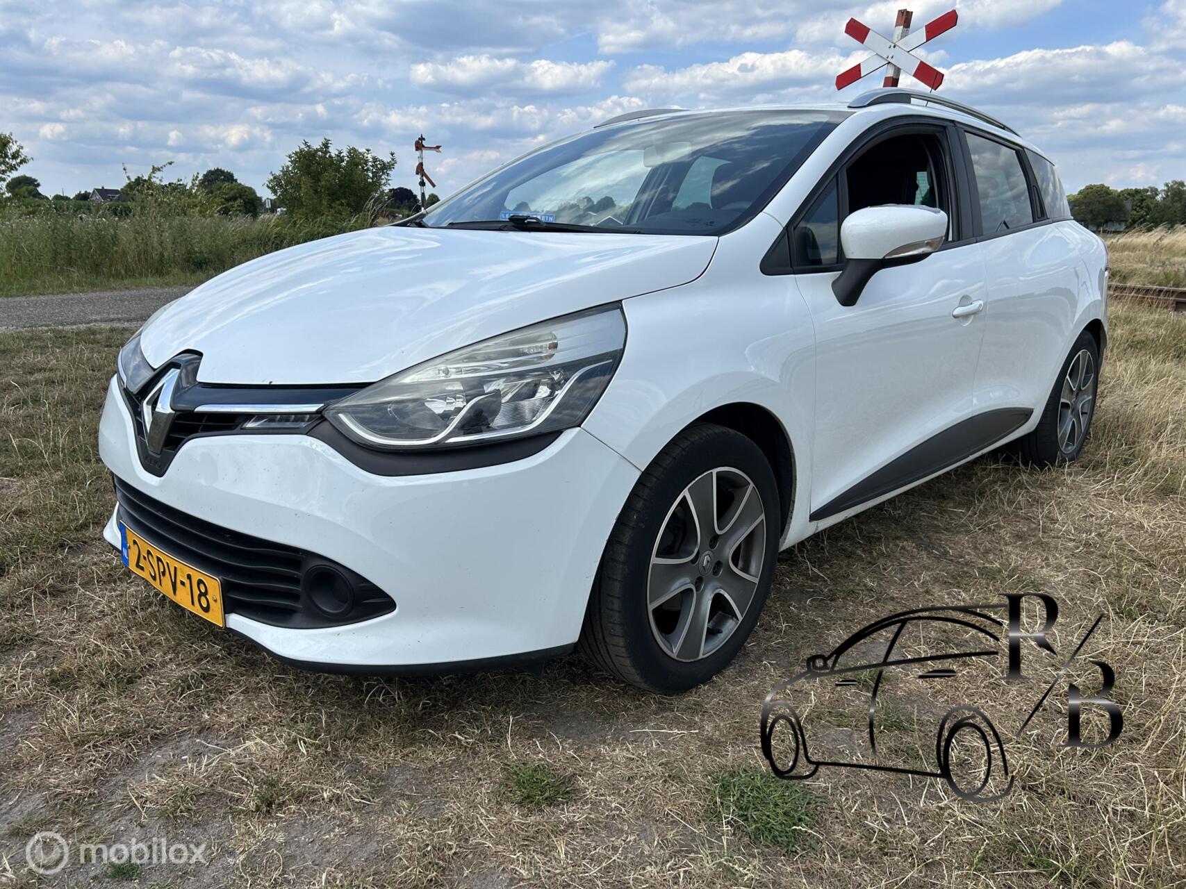 Renault Clio Estate 1.5 dCi ECO Expression AIRCO NAVIGATIE CRUISE 2013 - voorkant