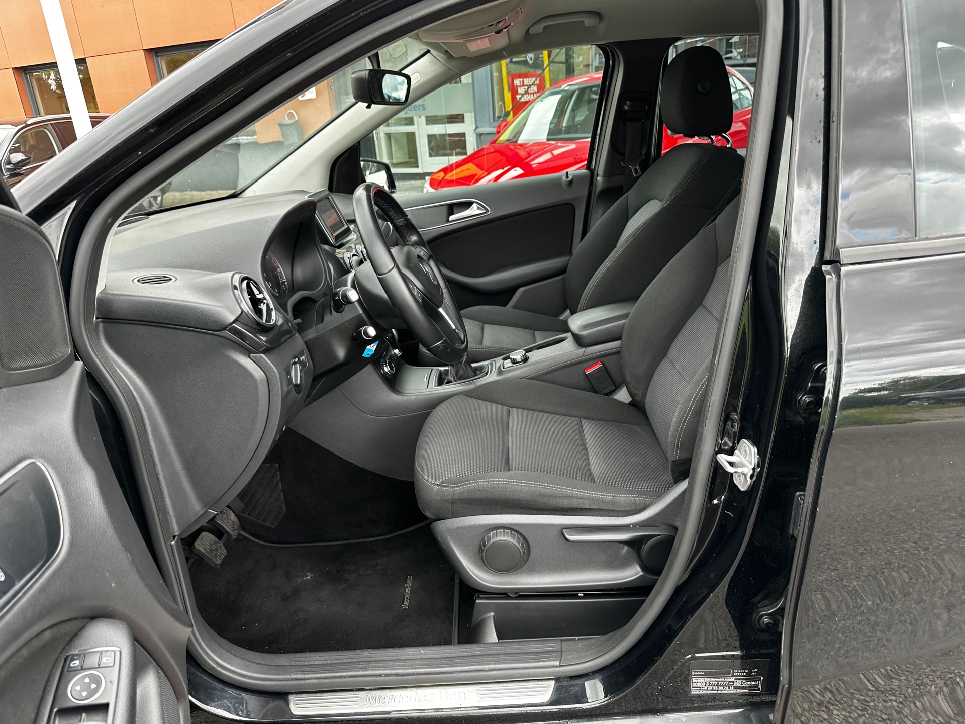 Foto van Mercedes-Benz B 180