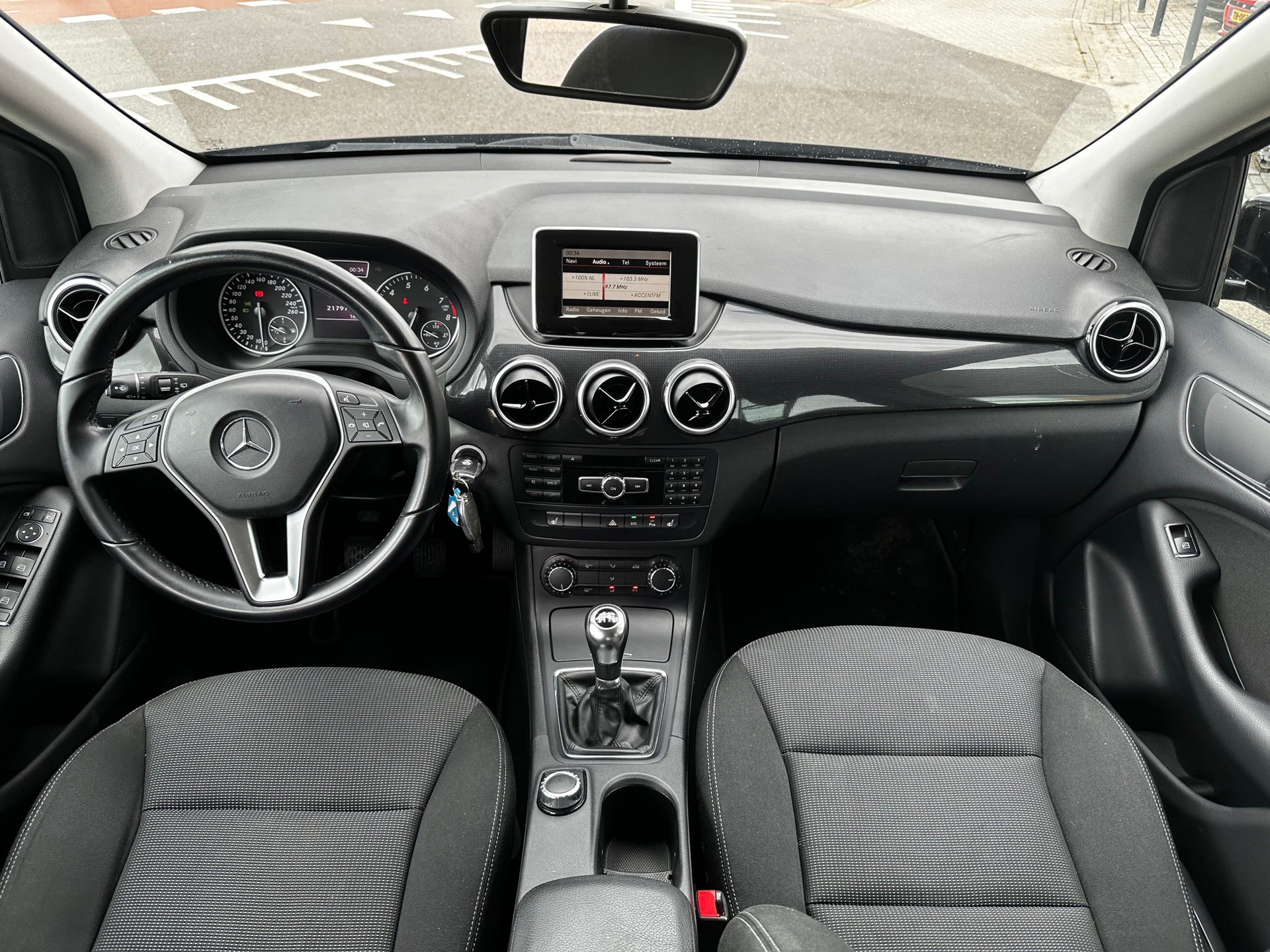 Foto van Mercedes-Benz B 180