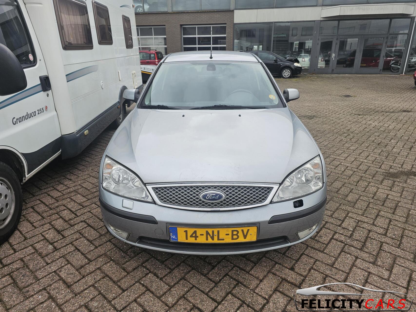 Ford Mondeo 1.8-16V First Edition 2003 - voorkant