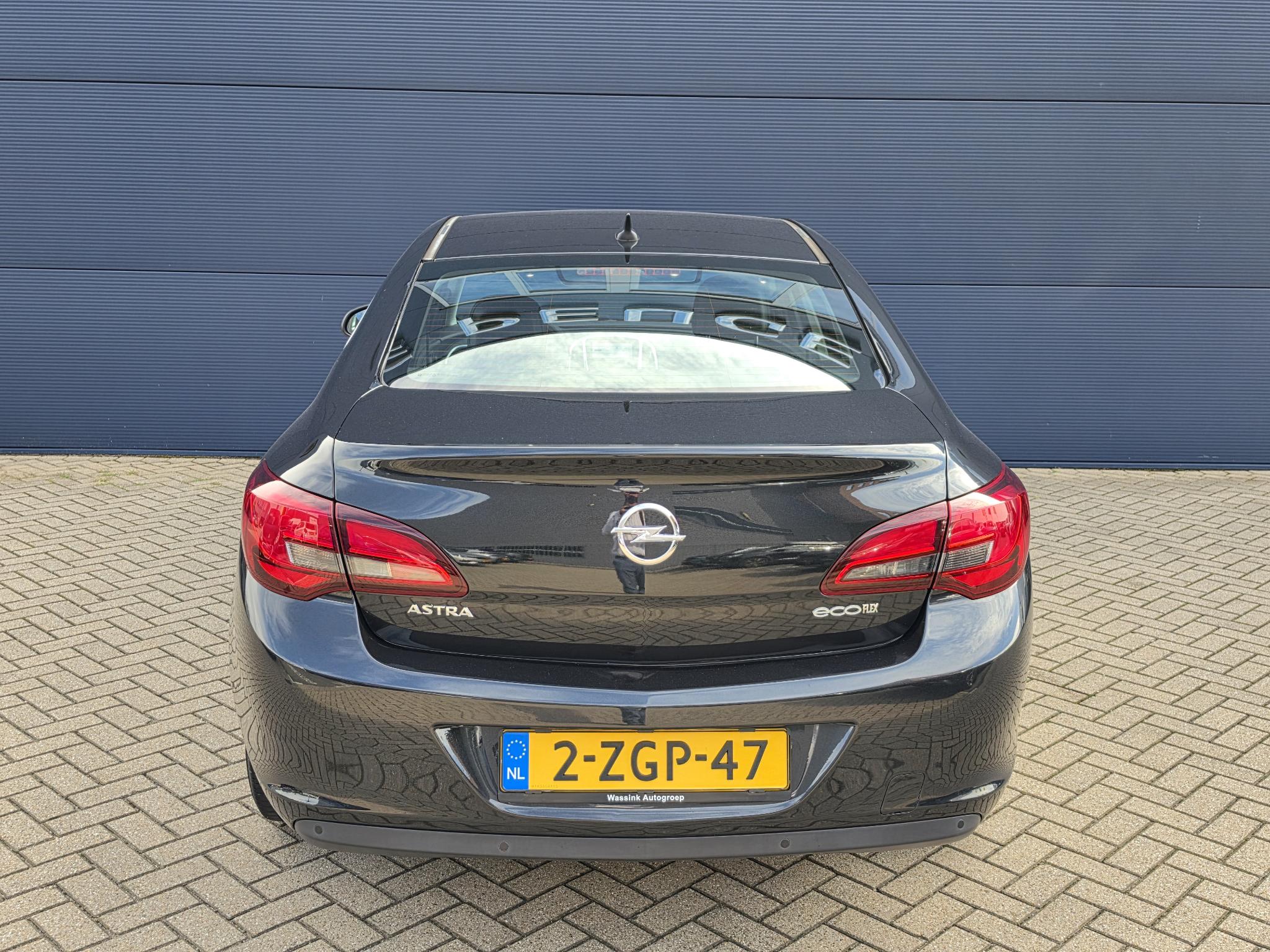 Foto van Opel Astra Notchback