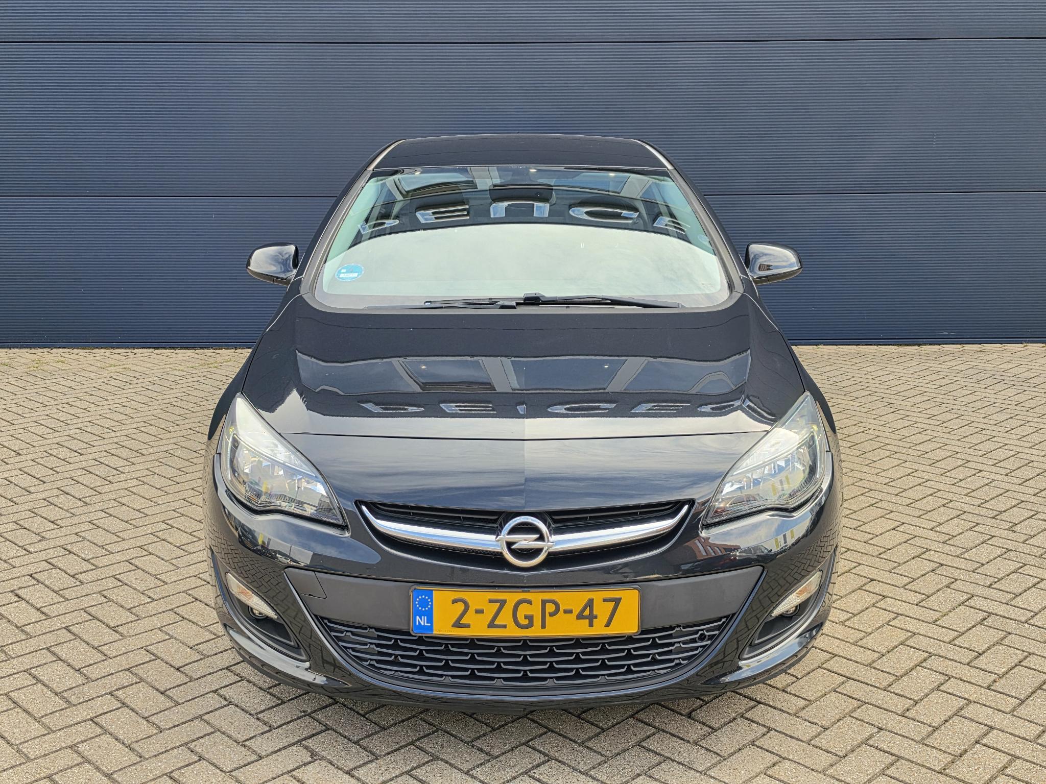 Foto van Opel Astra Notchback