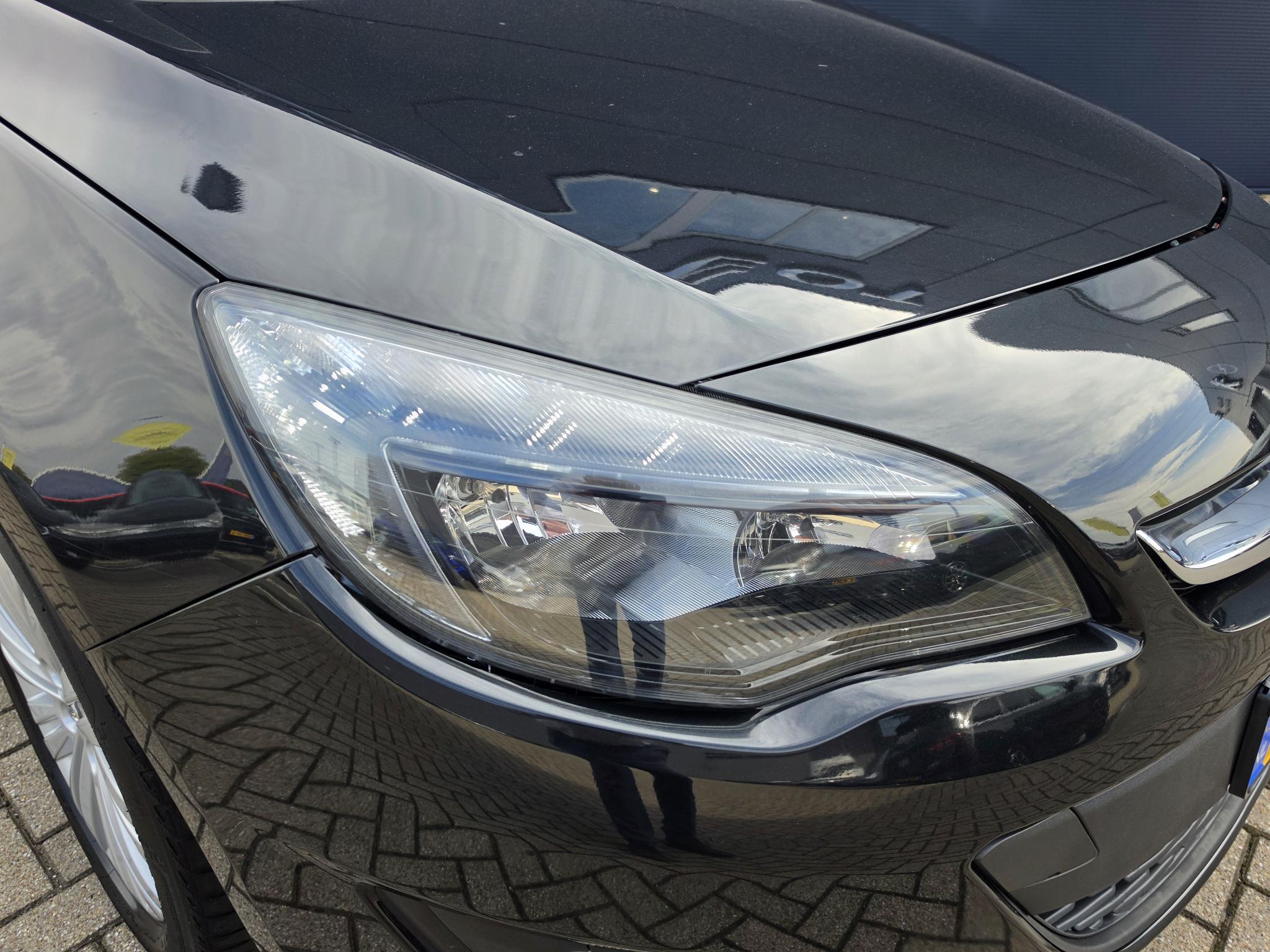Foto van Opel Astra Notchback