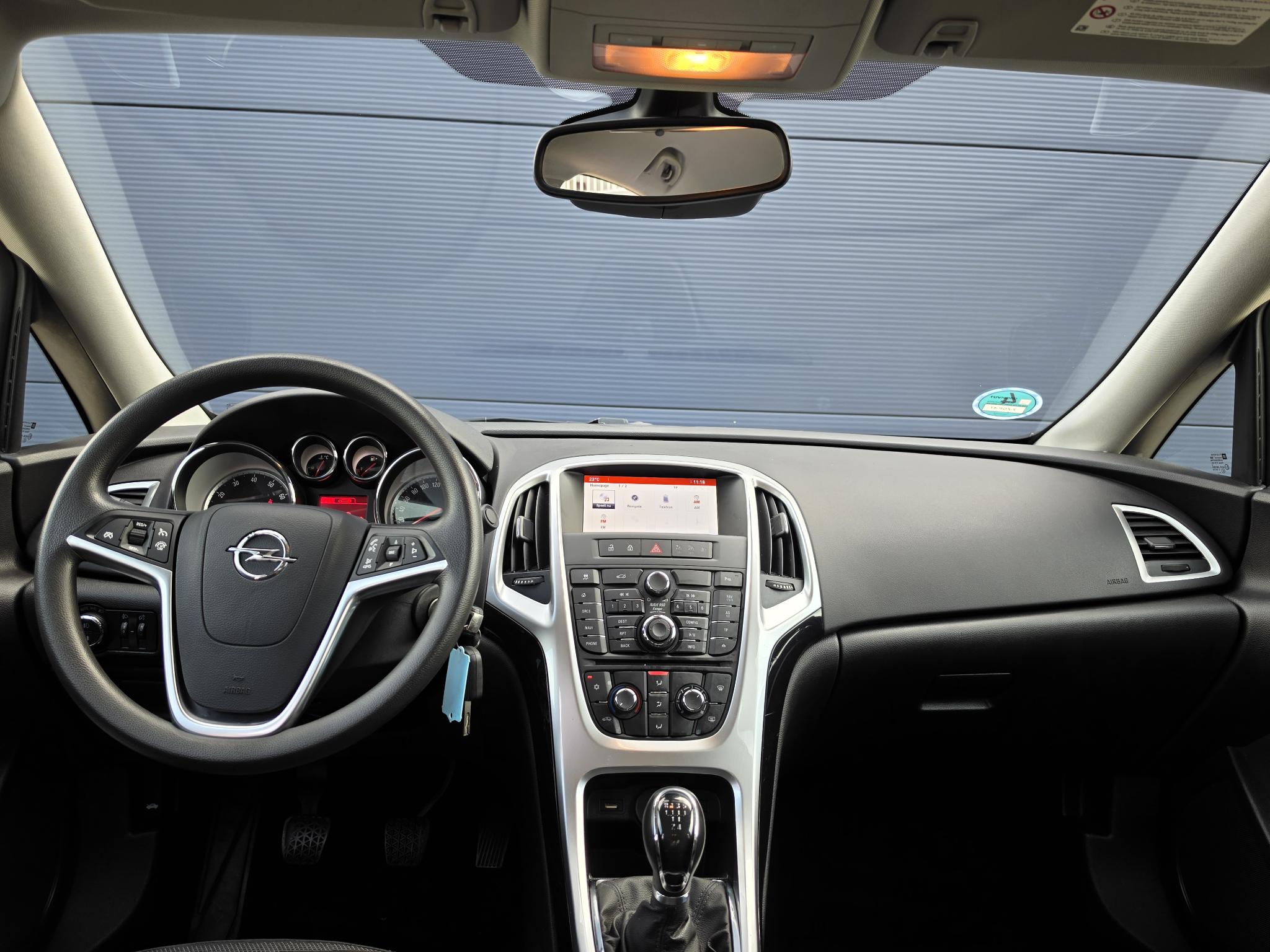 Foto van Opel Astra Notchback