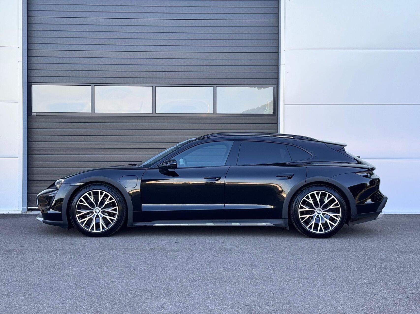 Foto van Porsche Taycan 4
