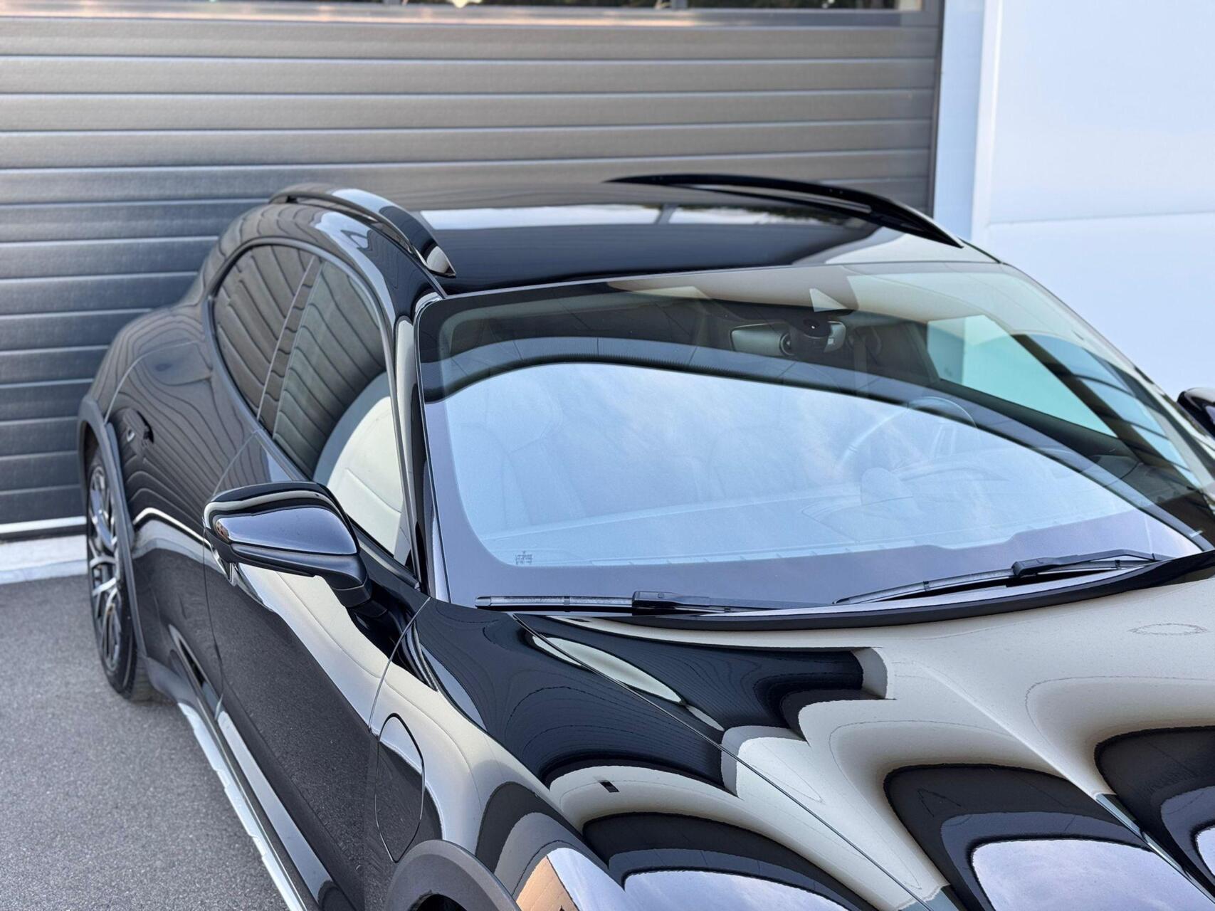 Foto van Porsche Taycan 4