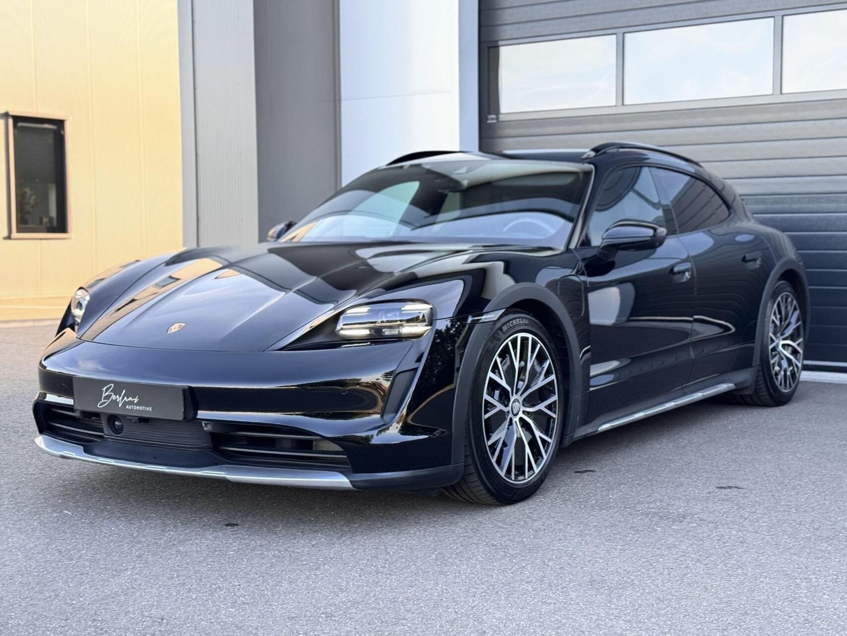 Foto van Porsche Taycan 4