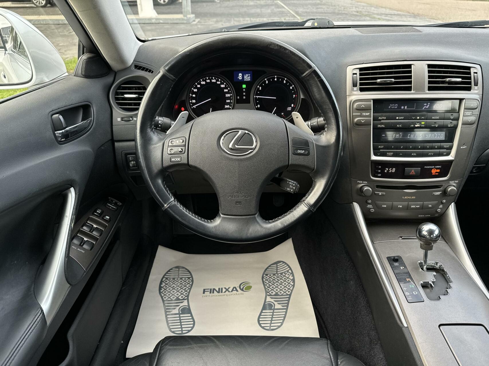 Foto van Lexus Is