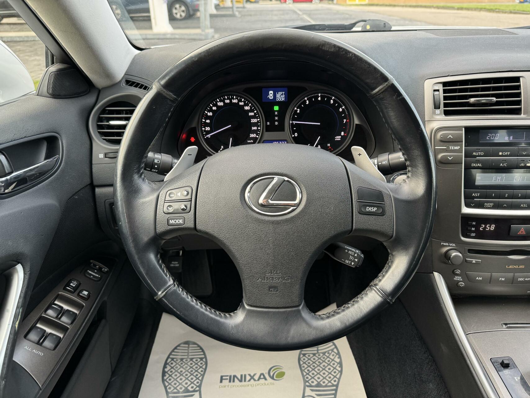 Foto van Lexus Is