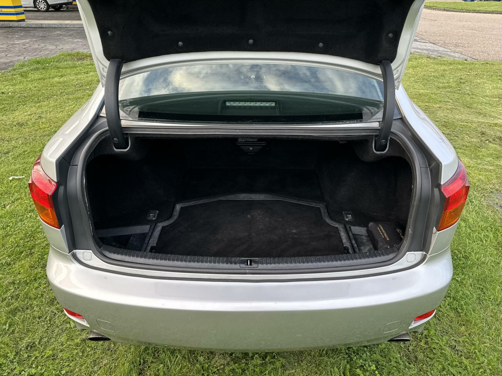 Foto van Lexus Is