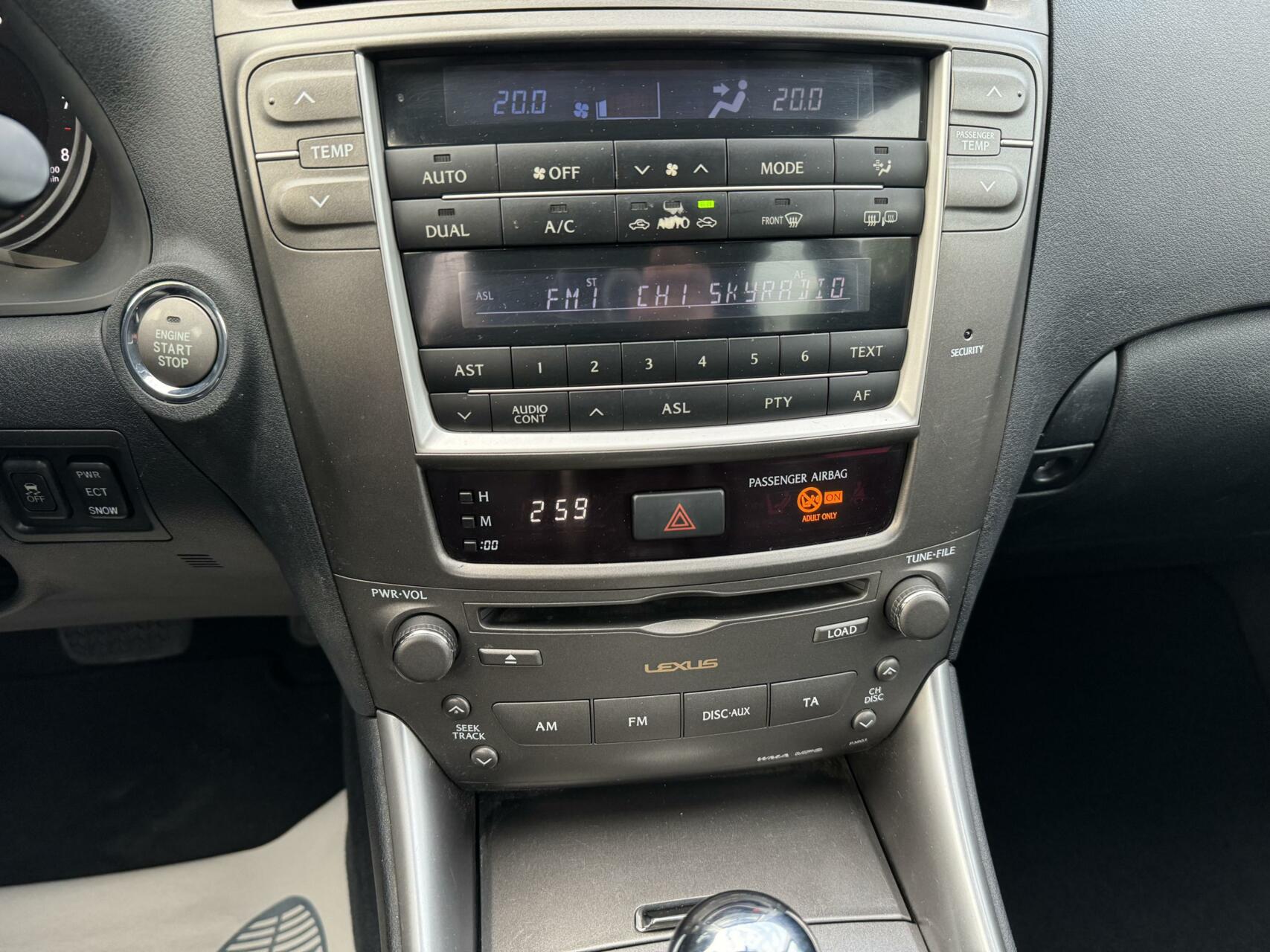 Foto van Lexus Is