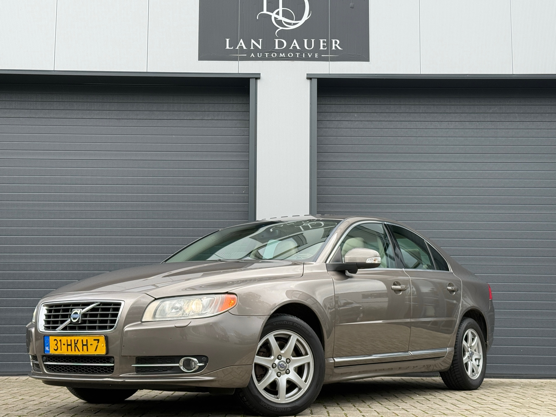 Volvo S80 3.2 Summum AUTOMAAT / SCHUIFDAK / LEDEREN / 1e Eigenaar 2009 - voorkant