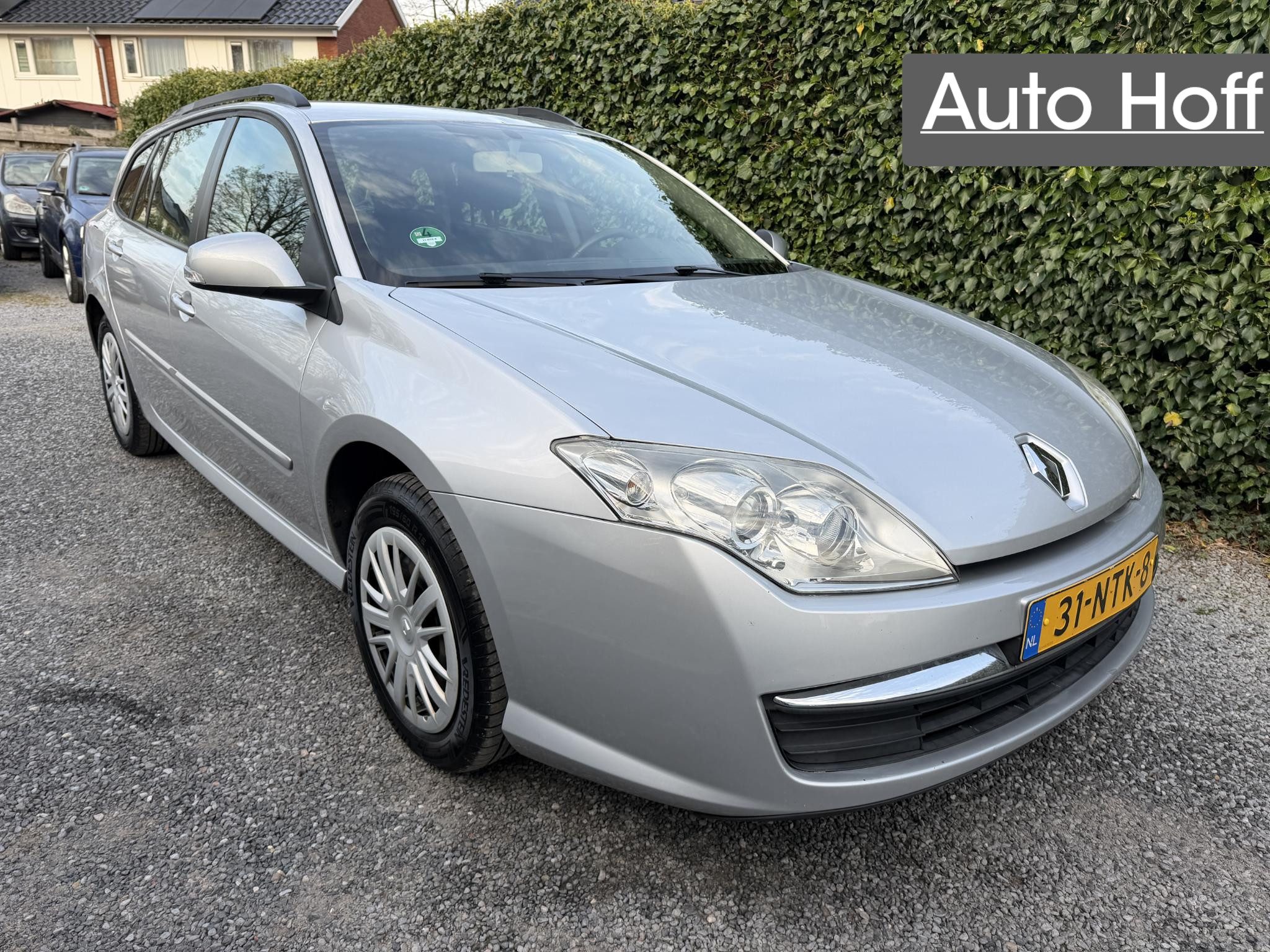 Renault Laguna 2.0 16V Expression 2010 - voorkant