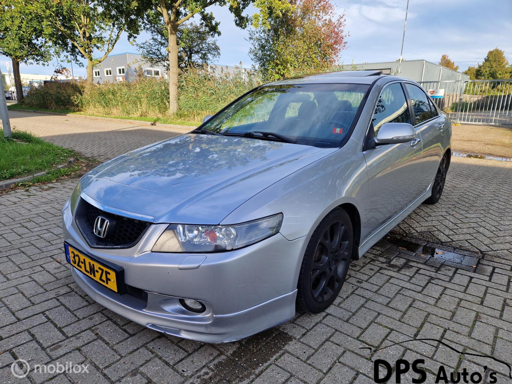 Honda Accord Sedan 2.4 i-VTEC Executive "Type-S look" 191pk K24A3 6-bak leder, navi 2003 - voorkant