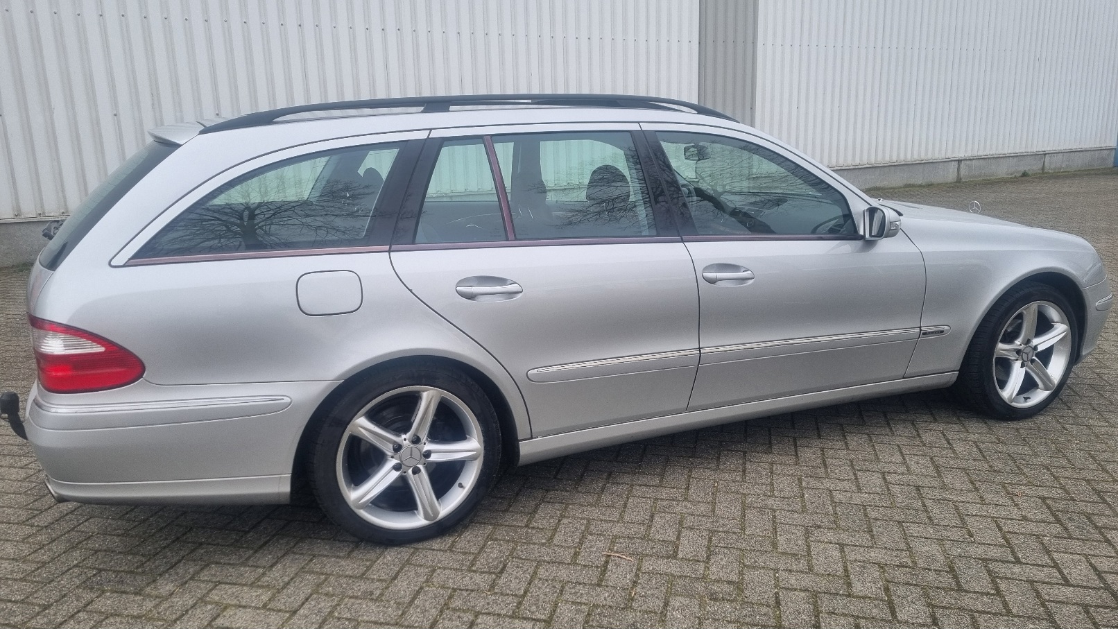 Foto van Mercedes-Benz E 240