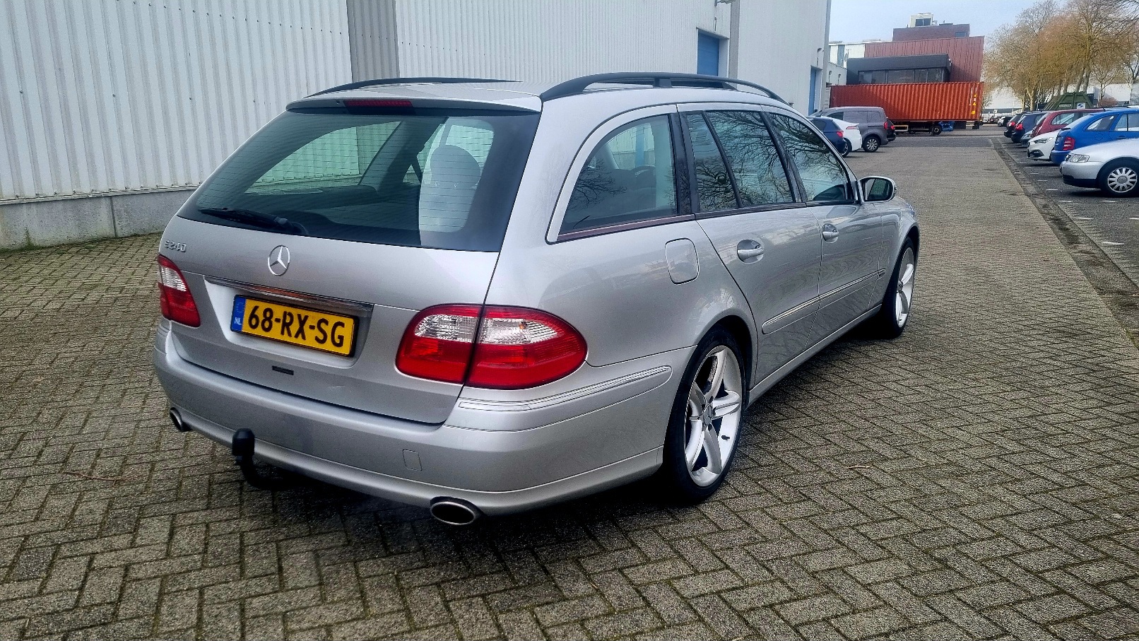 Foto van Mercedes-Benz E 240
