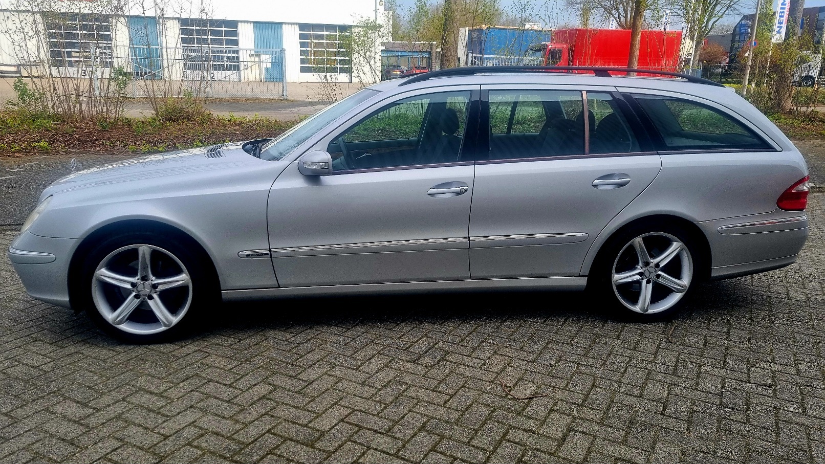 Foto van Mercedes-Benz E 240