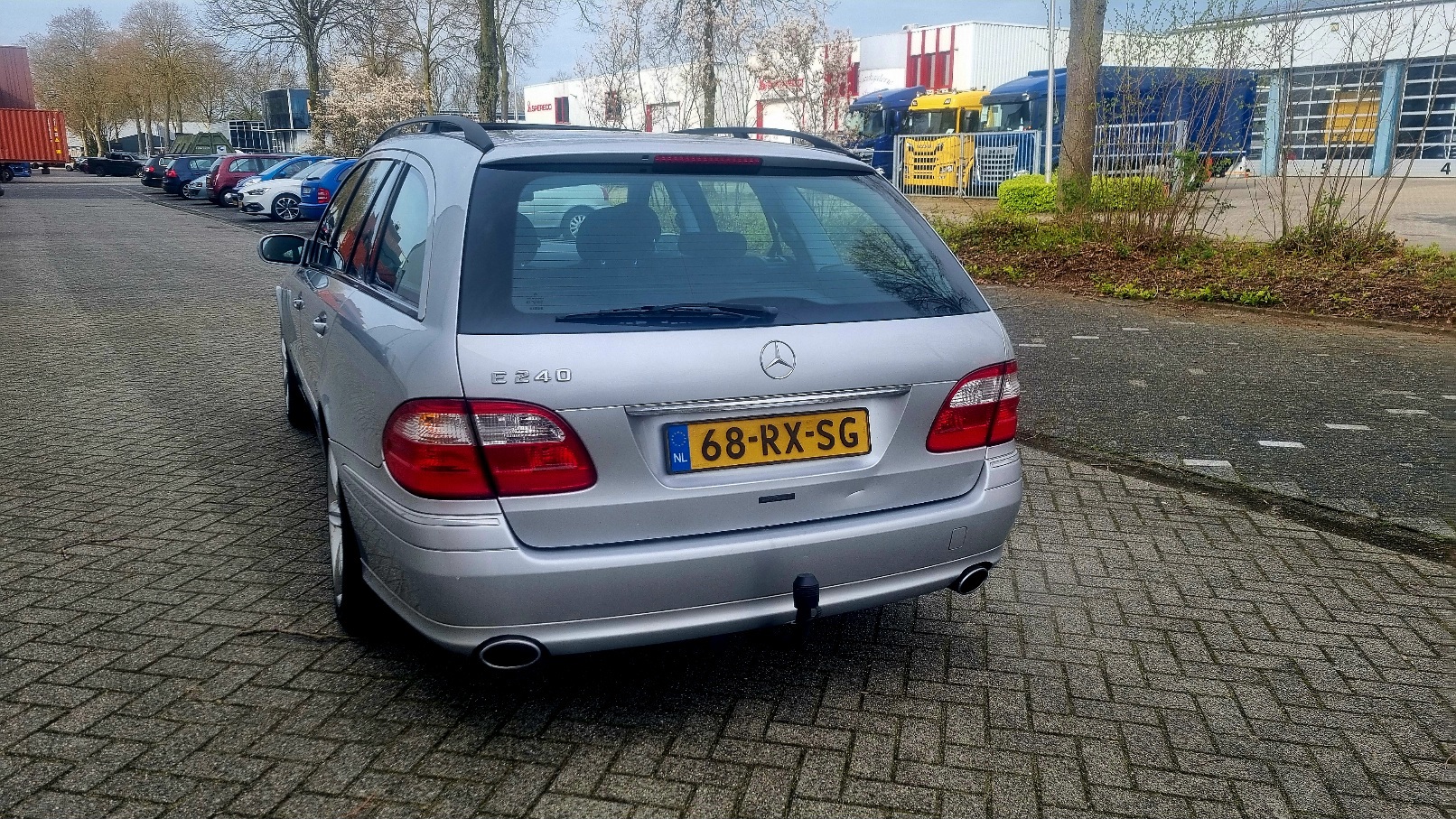 Foto van Mercedes-Benz E 240