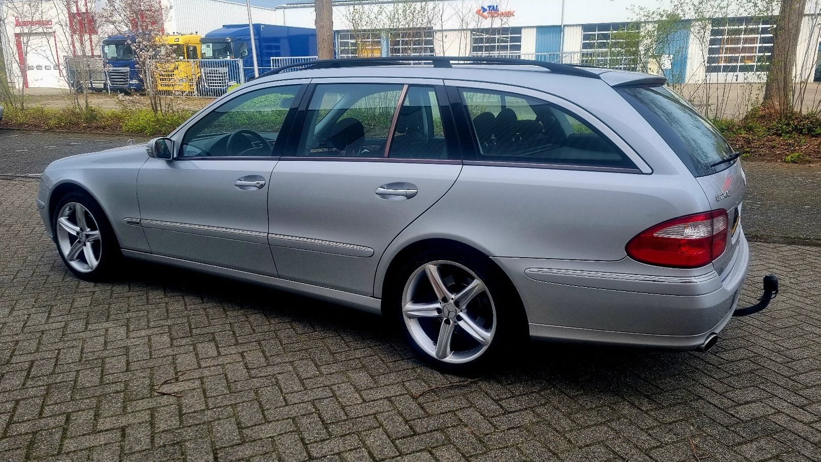Foto van Mercedes-Benz E 240