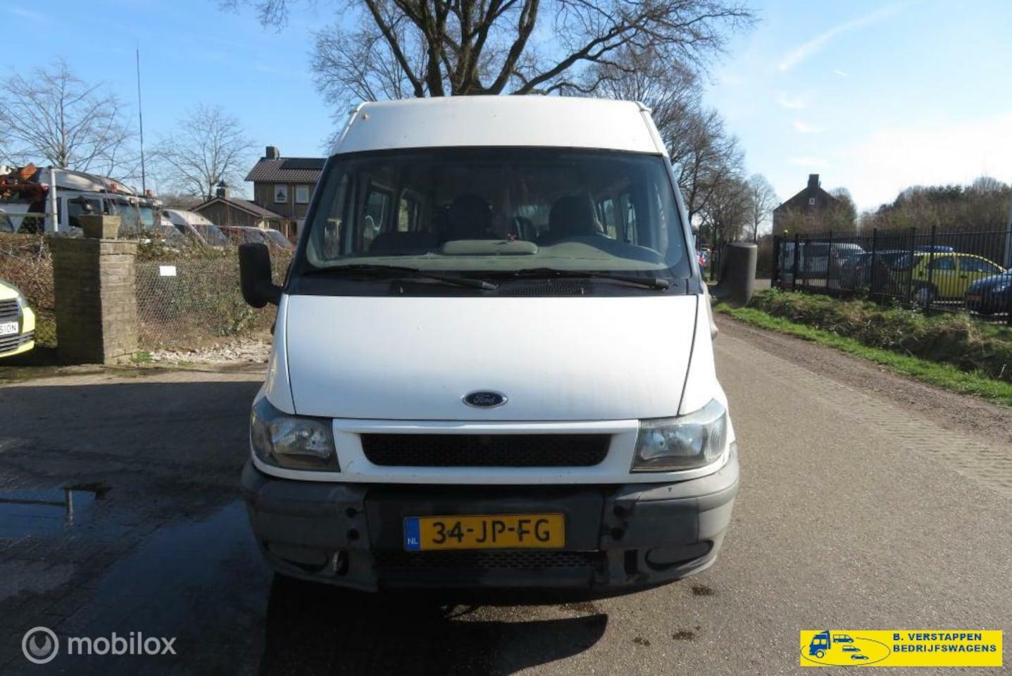 Foto van Ford Transit Tourneo