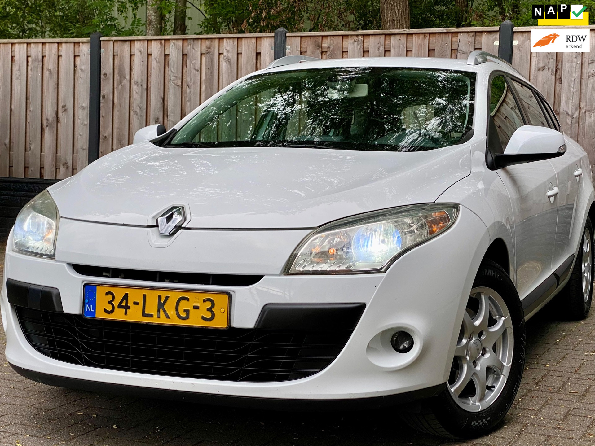 Renault Mégane Estate 1.6 Expression 2010 - voorkant
