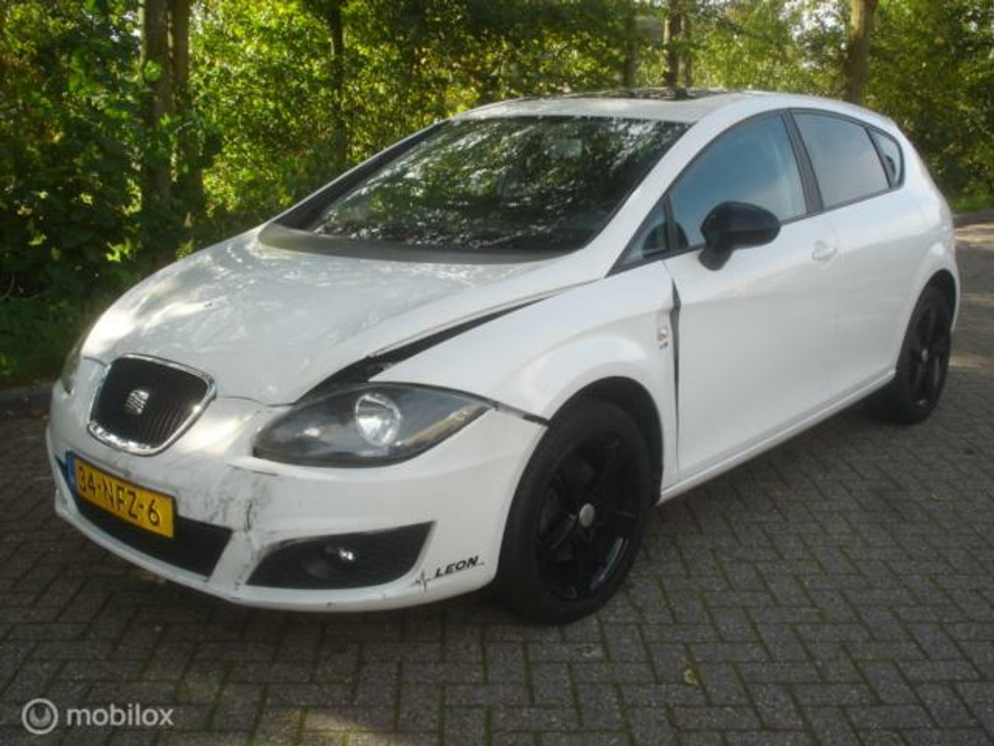 Seat Leon 1.8 TFSI Sport Automaat - Airco - Rijdbare schade 2009 - voorkant