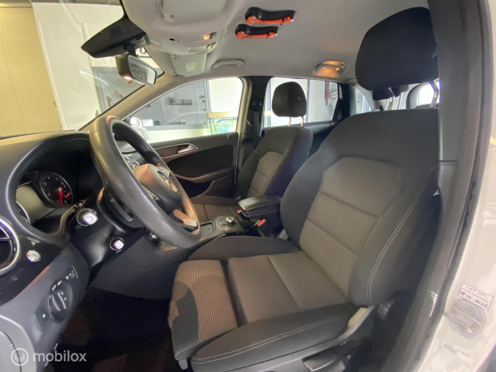 Foto van Mercedes-Benz B 220 D