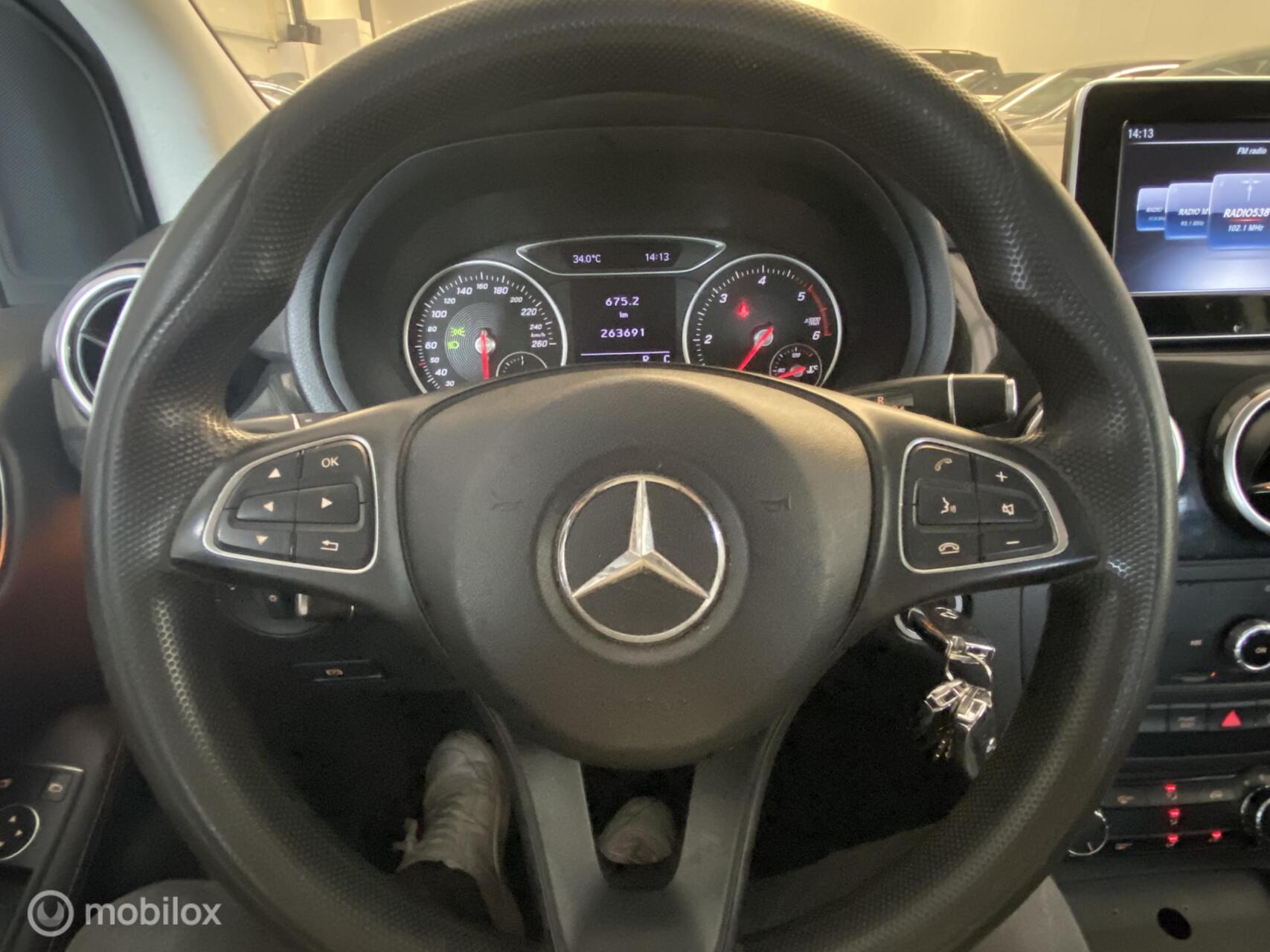 Foto van Mercedes-Benz B 220 D