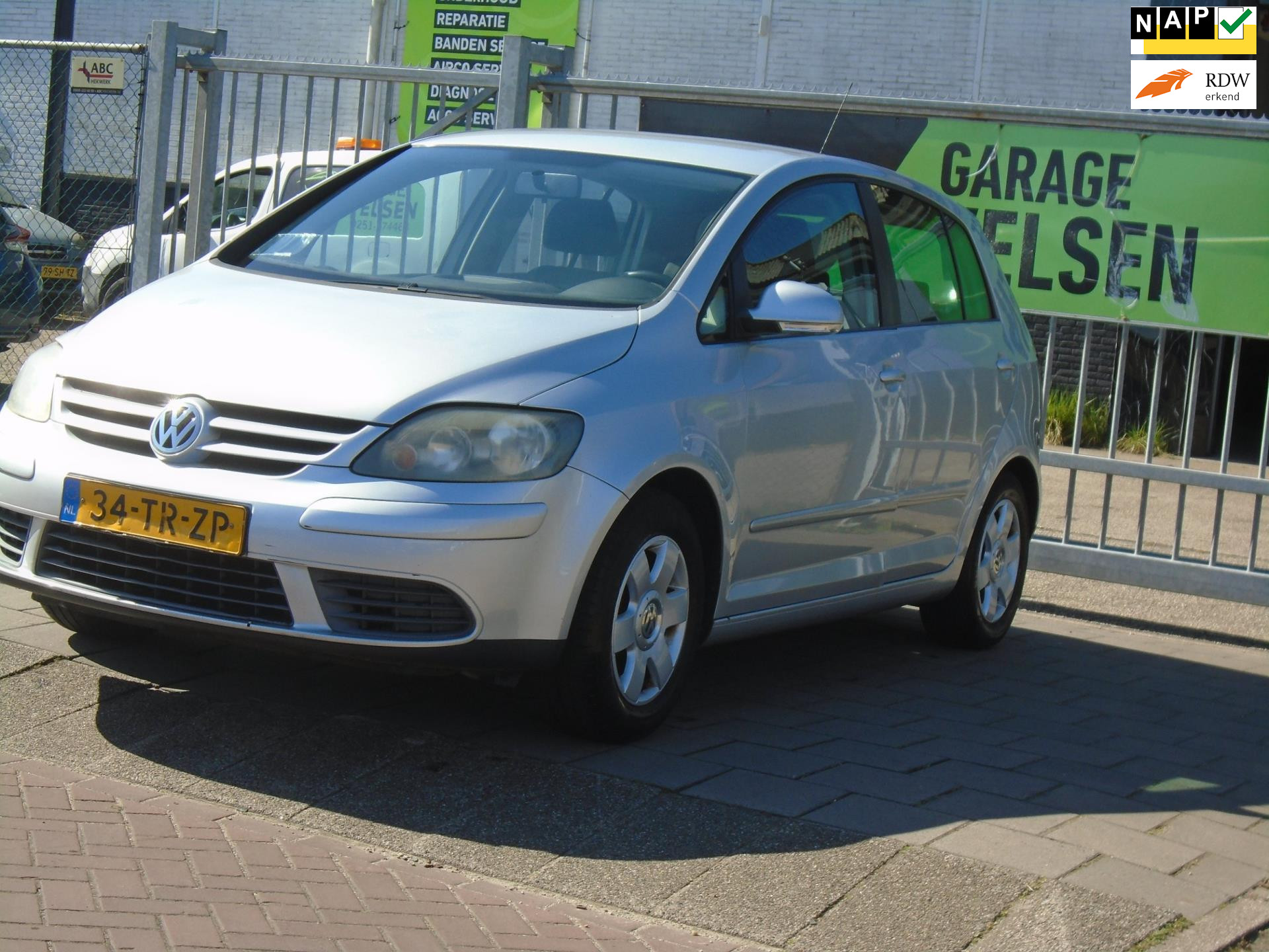 Volkswagen Golf Plus 1.6 FSI Trendline /AIRCO/ LM WIELEN 15 inch 2007 - voorkant