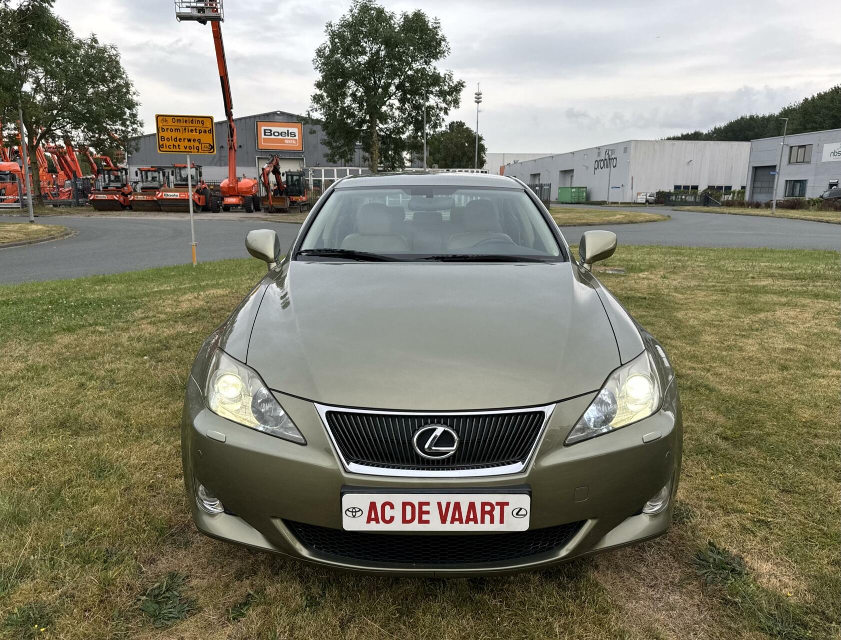 Foto van Lexus Is