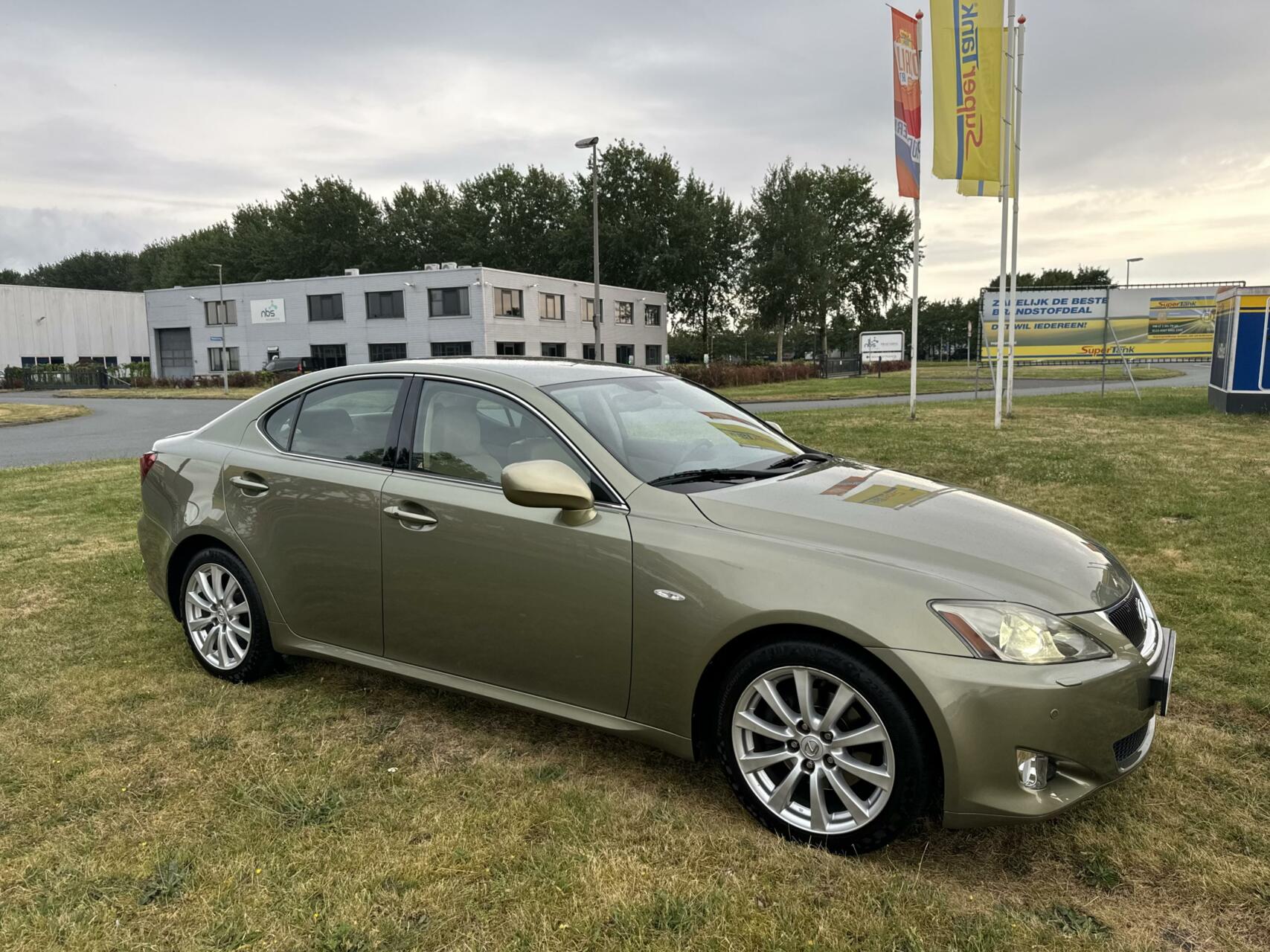 Foto van Lexus Is