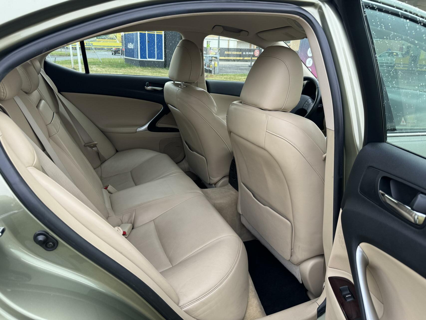 Foto van Lexus Is