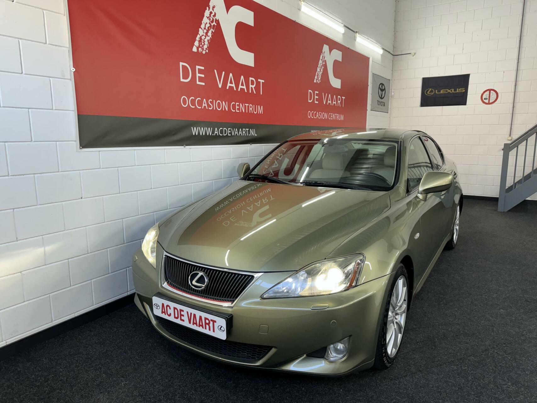 Foto van Lexus Is