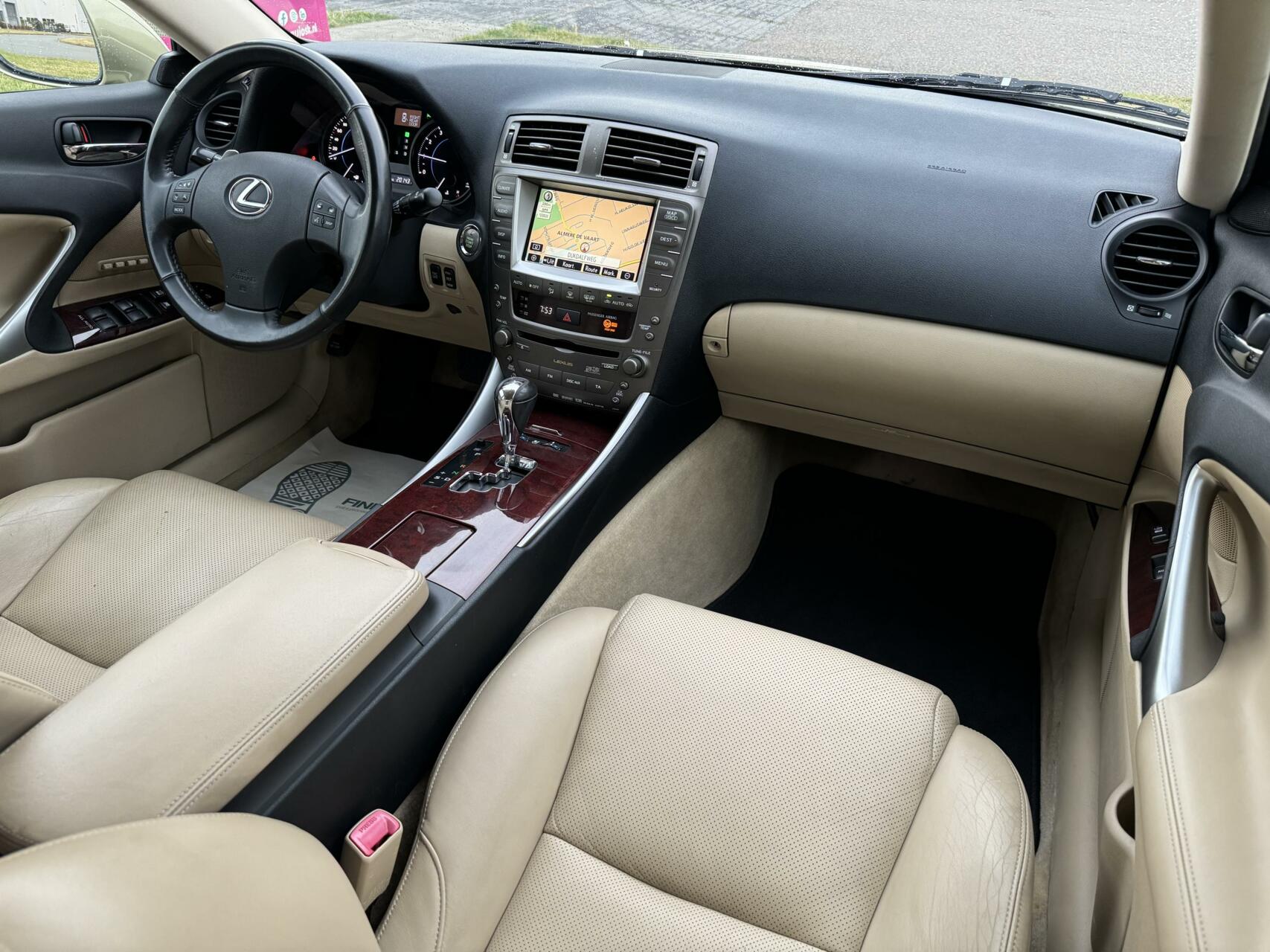 Foto van Lexus Is