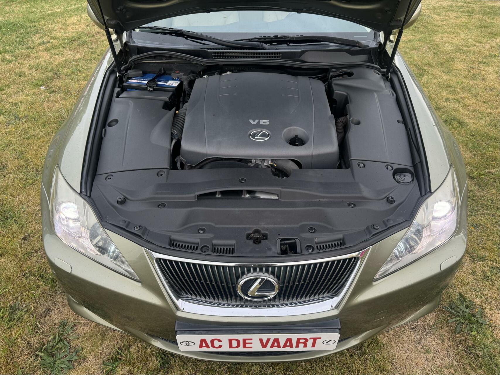 Foto van Lexus Is