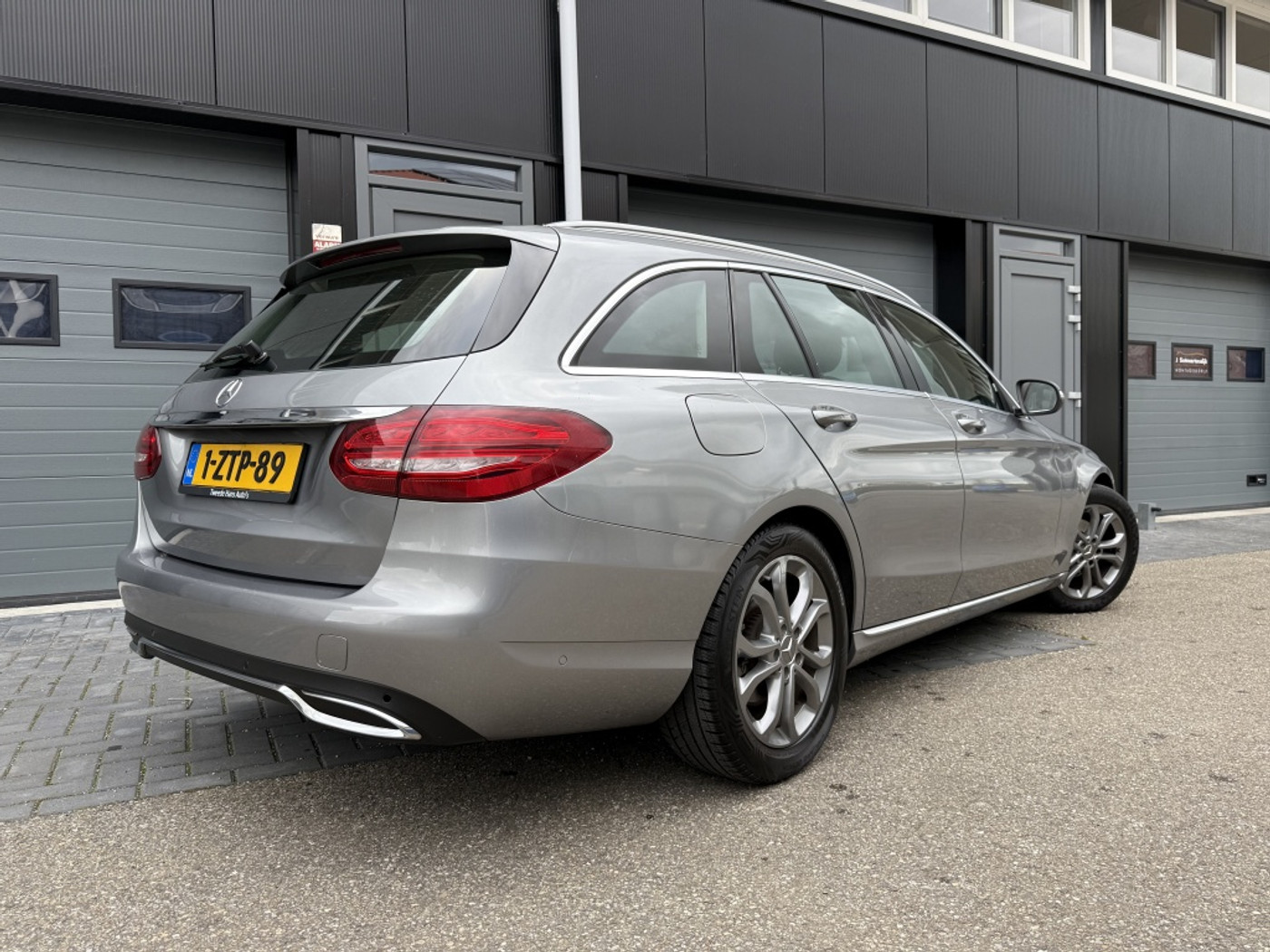 Foto van Mercedes-Benz C 180 Bluetec