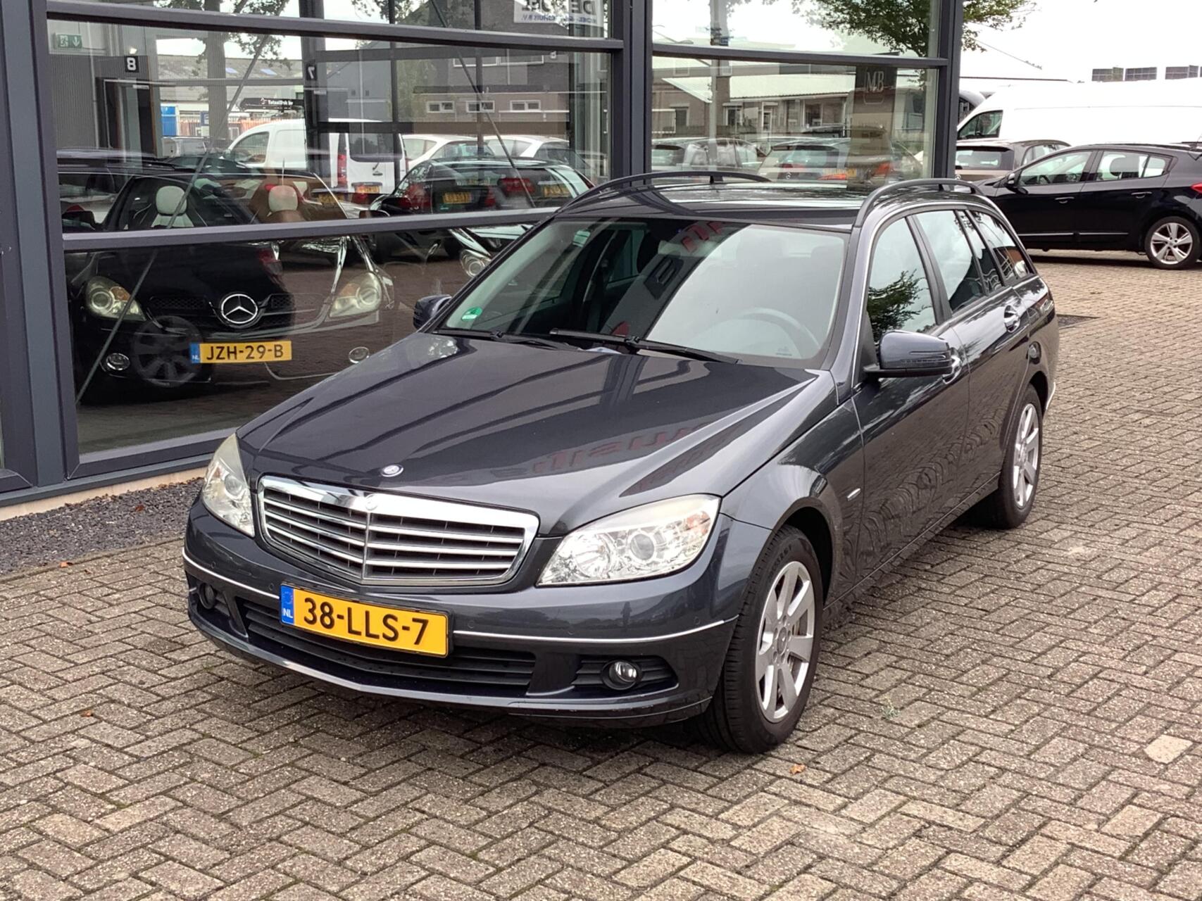 Foto van Mercedes-Benz C 180 Kompressor