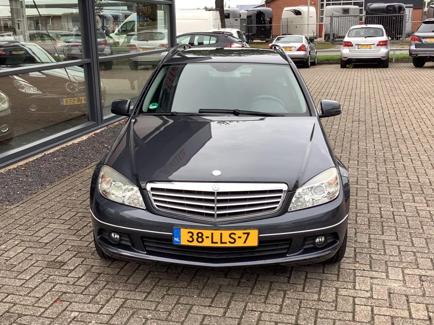 Foto van Mercedes-Benz C 180 Kompressor