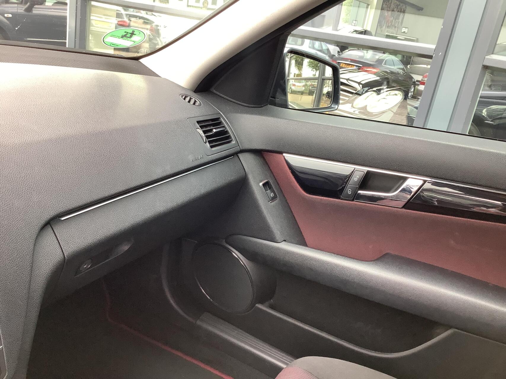 Foto van Mercedes-Benz C 180 Kompressor