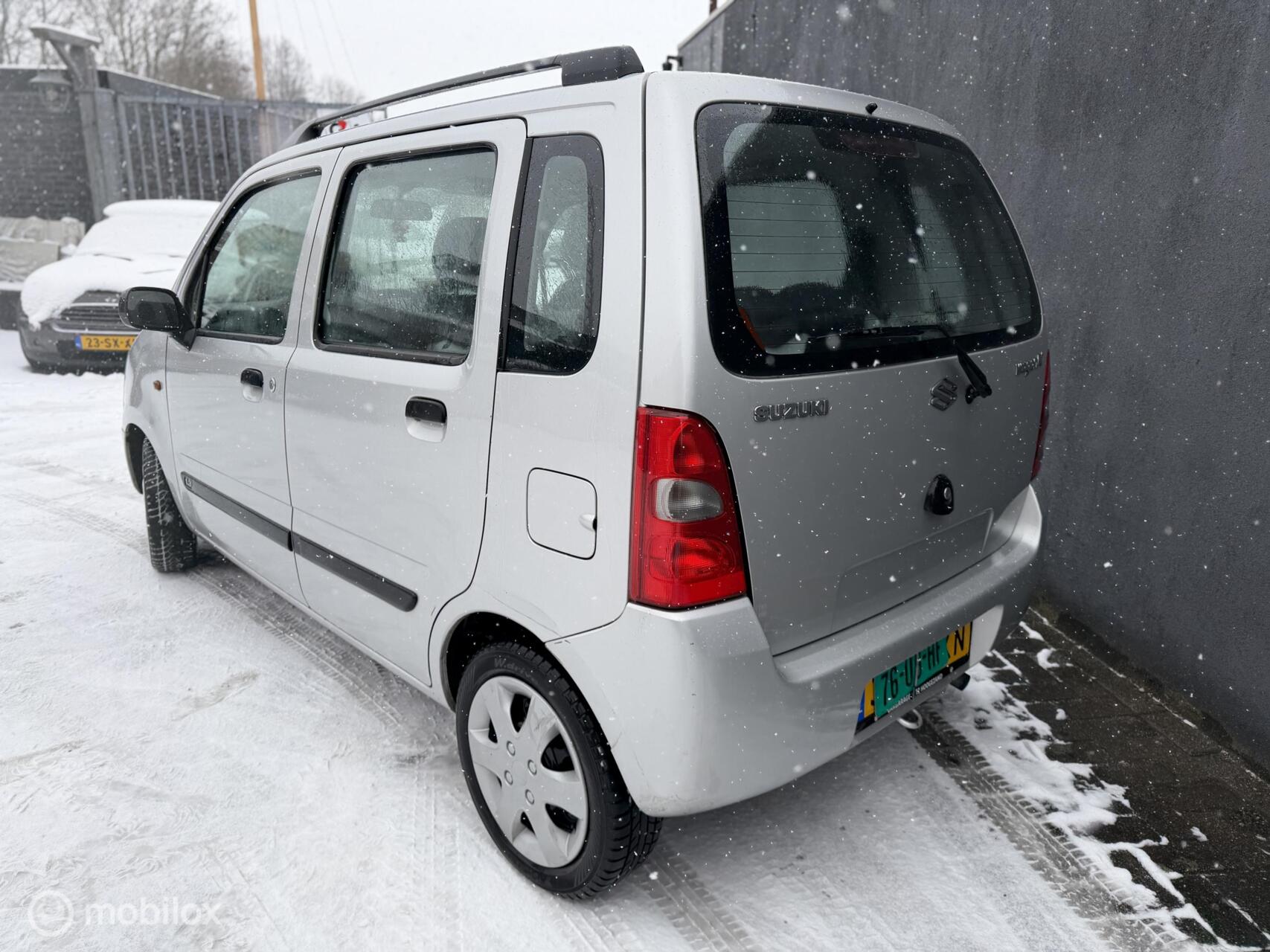 Foto van Suzuki Wagon R